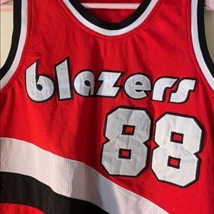 Portland Blazers Jersey (Mens Medium)
